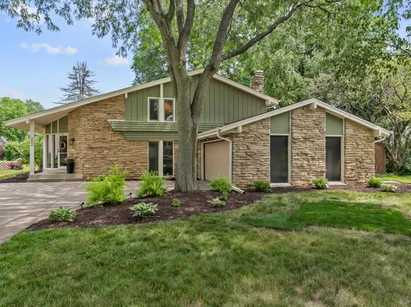 5806 Glen Flora DRIVE, Greendale, WI 53129