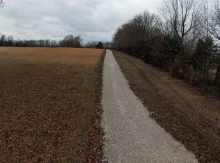 281 Bark Rd, Cave City, KY 42127