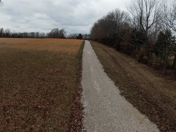 281 Bark Rd, Cave City, KY 42127