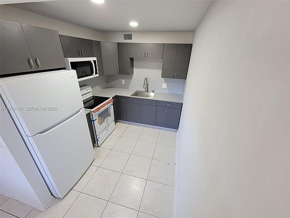 2nd image of 300 SW 134th Way APT 113E