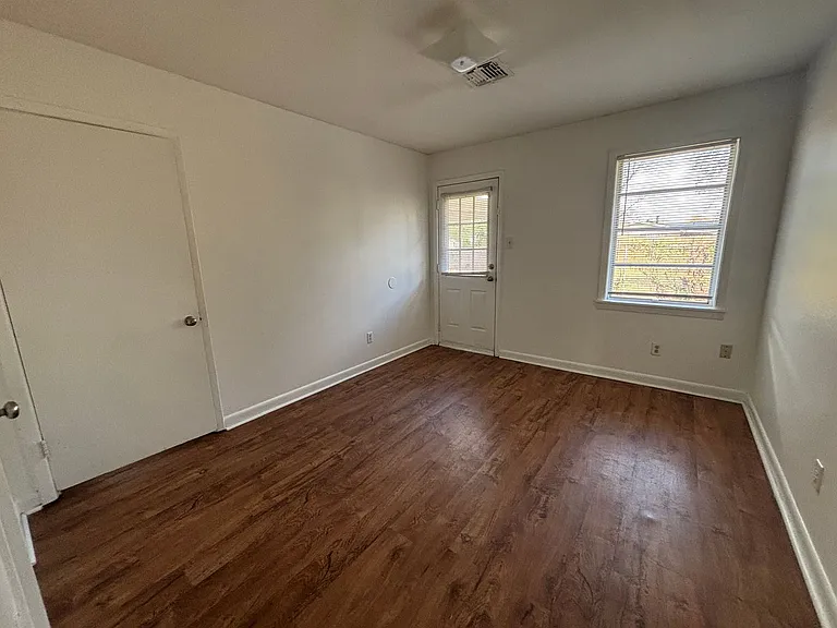 4101 Glen St — Photo 11
