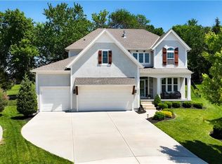 12525 S Sunray Dr, Olathe, KS 66061