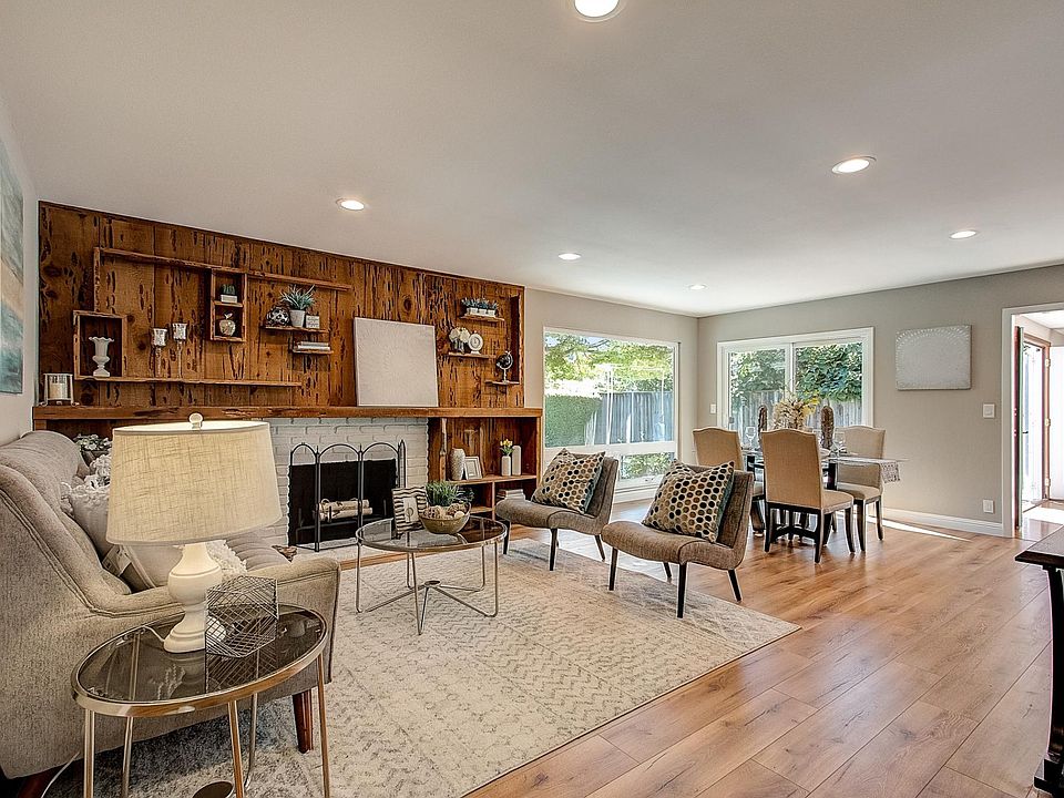 2nd image of 1420 Enderby Way