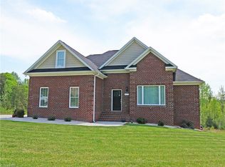 6527 Reubens Ridge Dr, Winston Salem, NC 27105