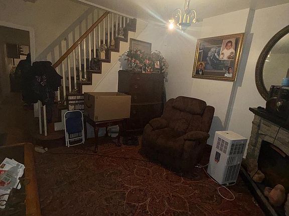 2nd image of 1232 Chestnut St
