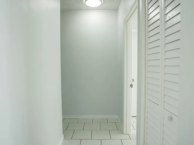 1940 Bay Dr #15 — Photo 15