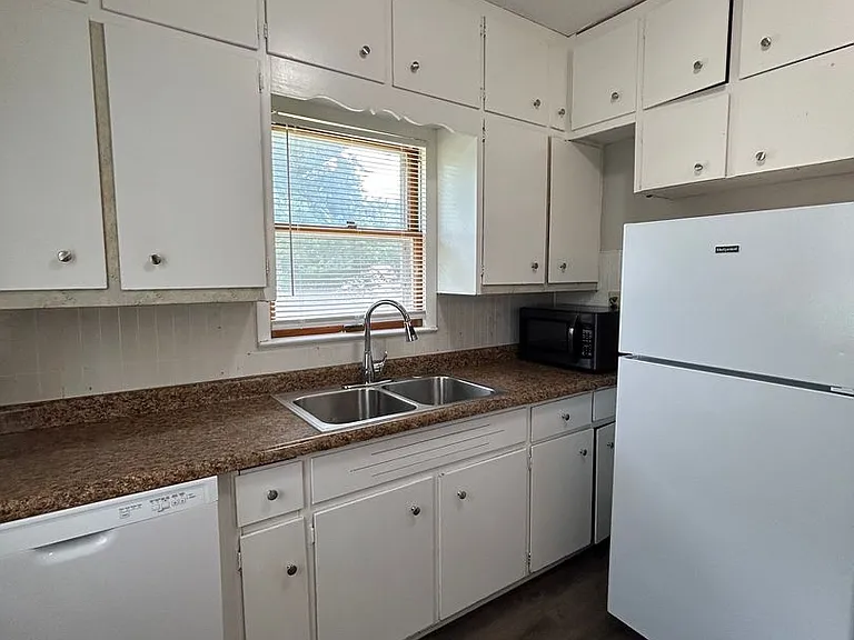 3516 N 47th Ave — Photo 12