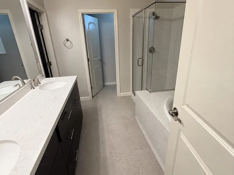 1714 Waterside Ln — Photo 8