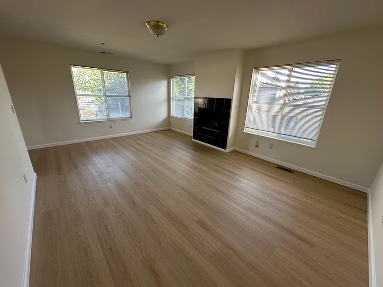 472 Bryan Ave — Photo 31