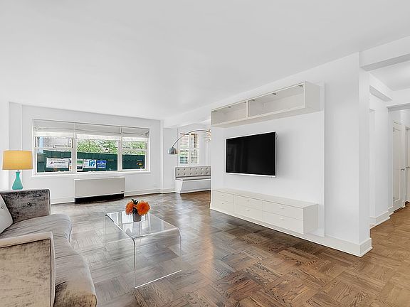 2nd image of 415 E 52nd St APT 1BC