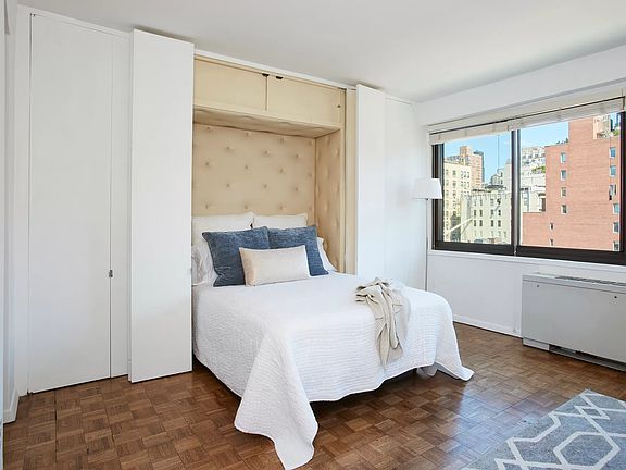 5th image of 201 W 21st St APT 11C