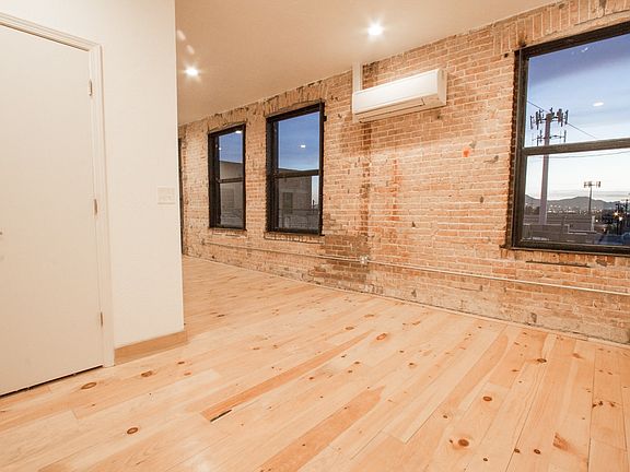 4th image of 801 N Piedras St #13
