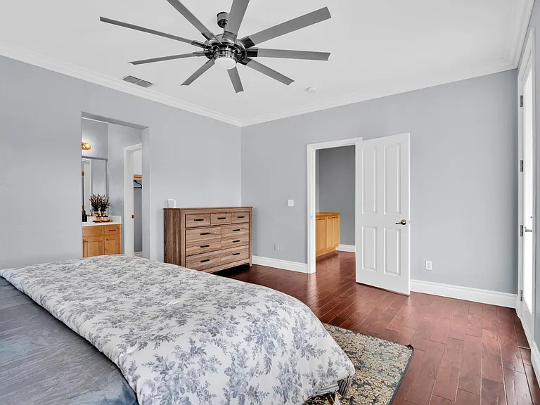 Large en suite