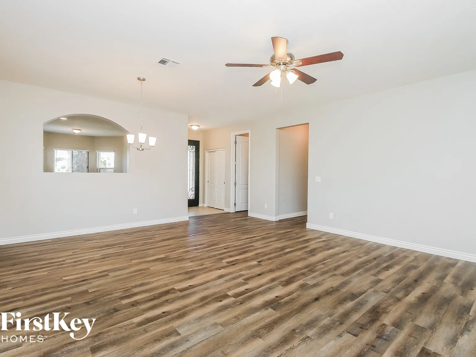 3 bed, 2.0 bath, 1576 sqft, $1,870 — Photo 3