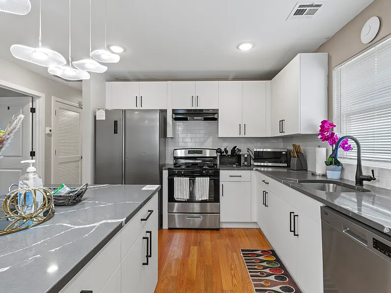 751 Seaport Dr #2 — Photo 6