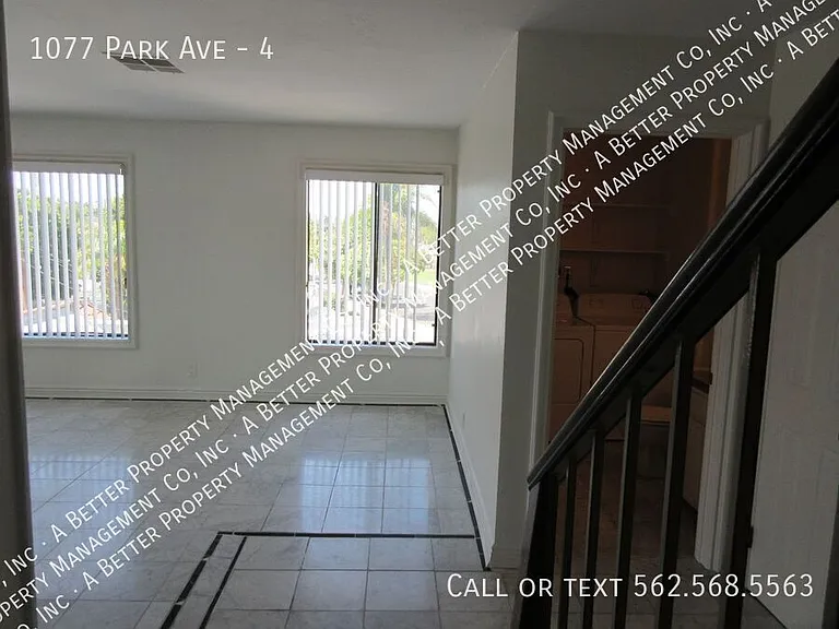 1077 Park Ave #4 — Photo 16