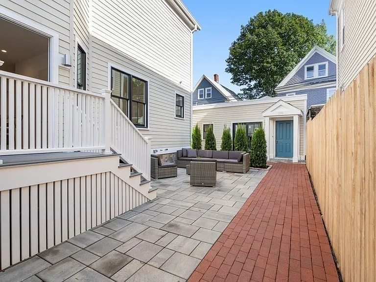 27 Saxton St #1 — Photo 9