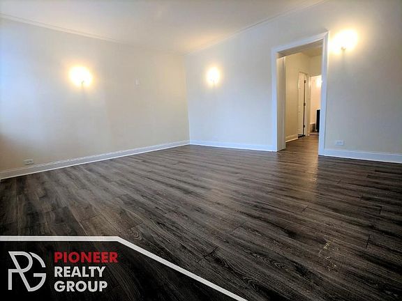 2nd image of 2936 W Palmer St #2936100
