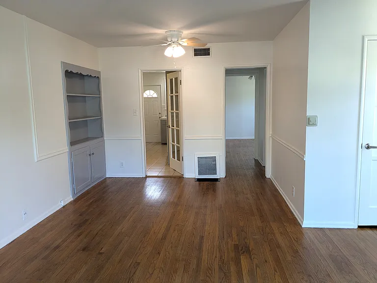 2409 N Lincoln St #D — Photo 8