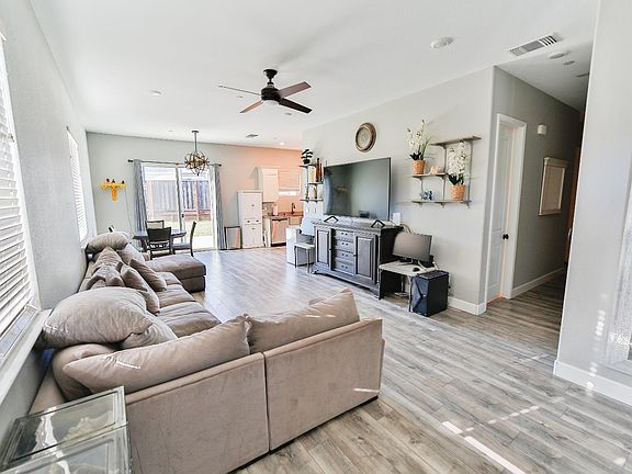 5th image of 1331 Ridgecrest Court