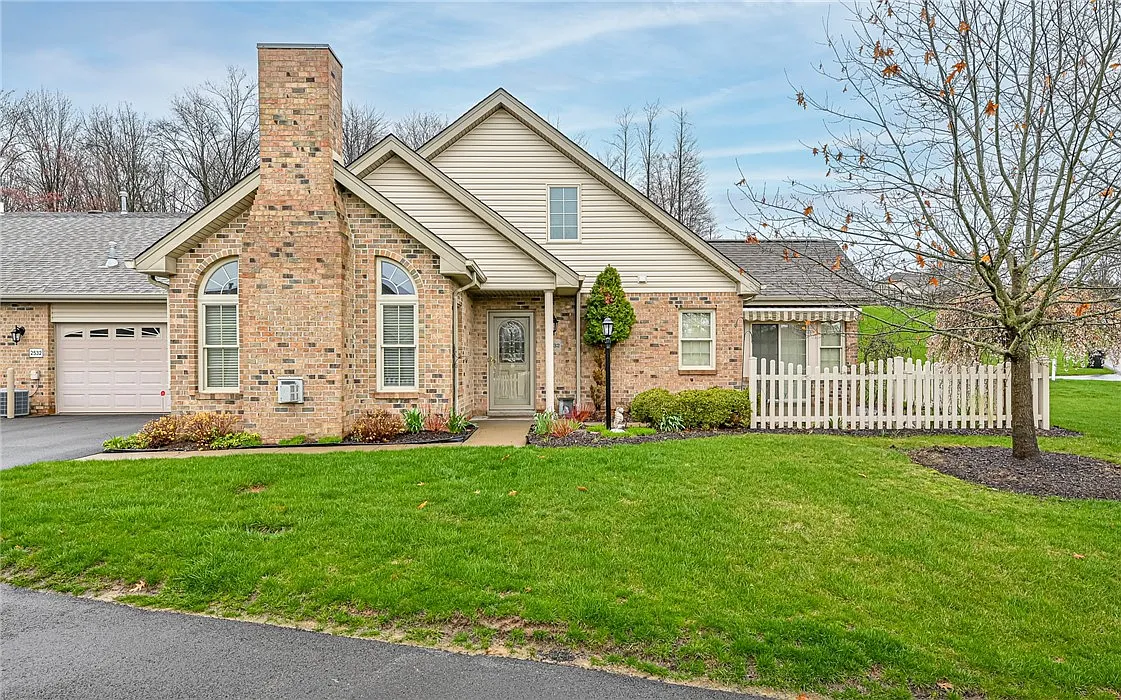2532 Red Oak Ct photo 1