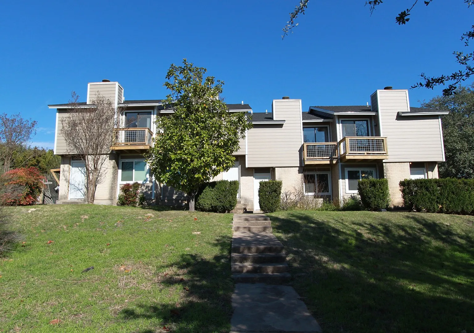 Exquisite 2-Bedroom, 1.5-Bath 2-Story Hudson Bend Townhome — Photo 3