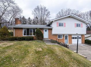 220 Larue Dr, Coraopolis, PA