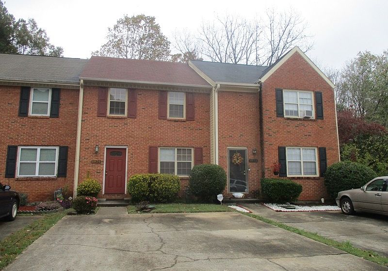 1st image of 1074 Westfield Trce SE