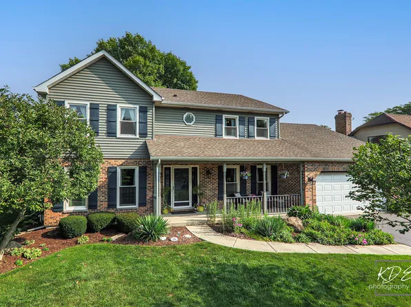 479 Prairie Knoll Dr, Naperville, IL 60565