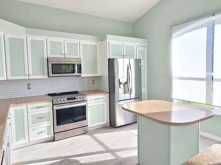 1224 Siesta Key Cir — Photo 8