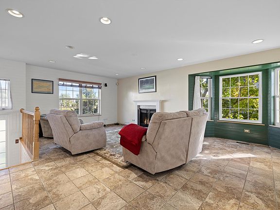 5th image of 2893 N Augusta Dr