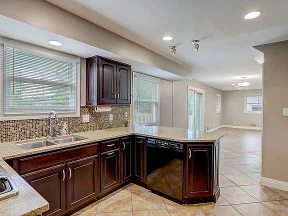 5th image of 1435 S Court Dr