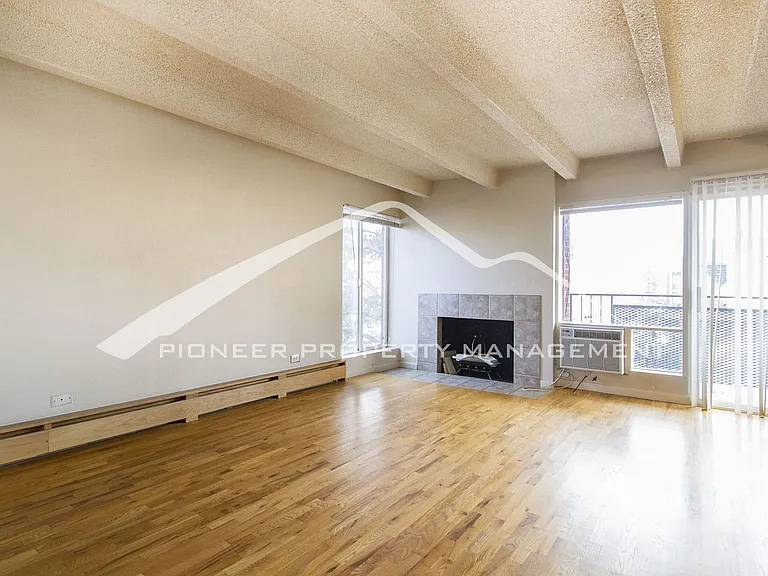 200 N Pearl St #302 — Photo 11