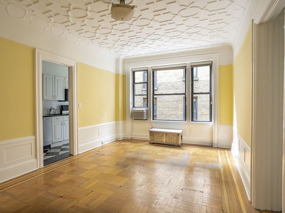 1st image of 200 W 54th St APT 11B