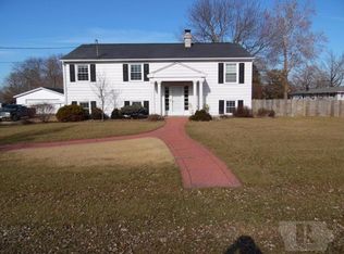 11244 Timberlake Dr, West Burlington, IA 52655