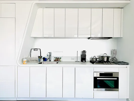 Rented by City Connections Realty | media 14