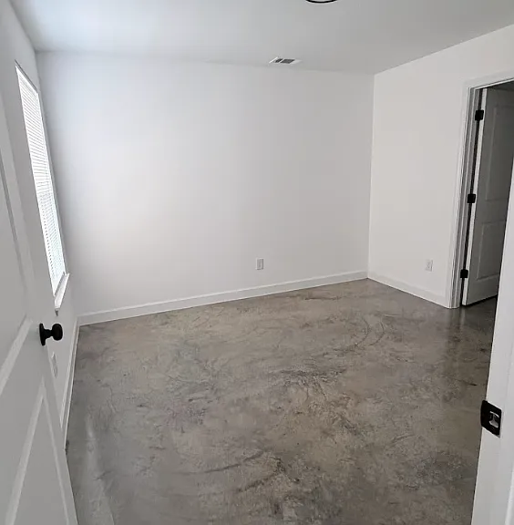 801 Goodwyn St — Photo 7