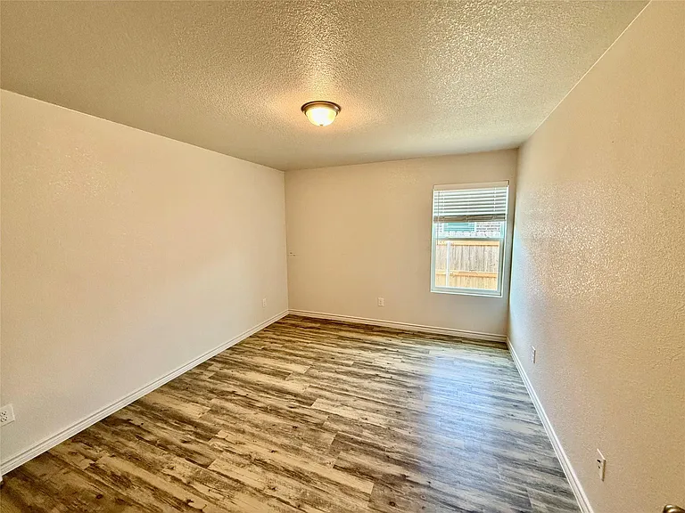 209 Dolphin Dr #B — Photo 11