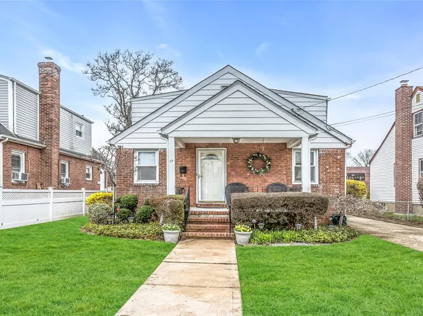 17 Hillside Avenue, Lynbrook, NY 11563