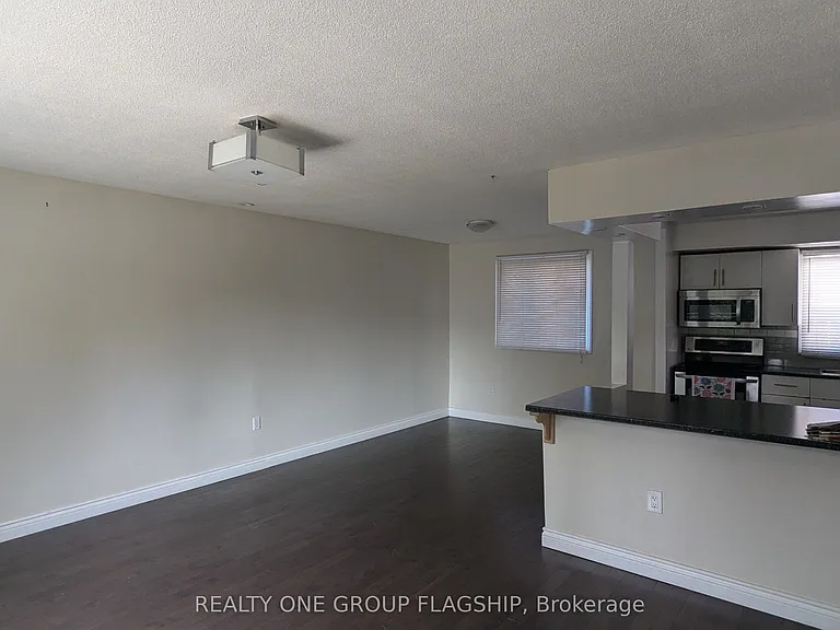 7 Greening Ave #UPPER — Photo 5