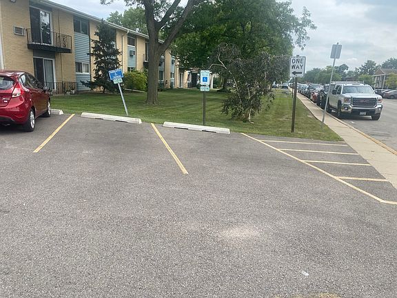 5th image of 9581 Dee Rd APT 2L