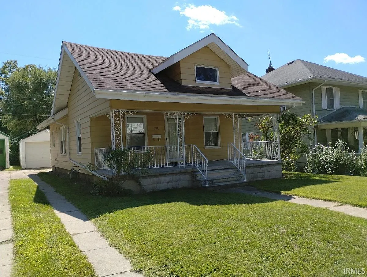 1140 E Dayton St photo 1