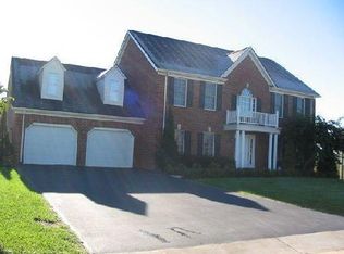 5050 Carter Grove Ln, Roanoke, VA 24012