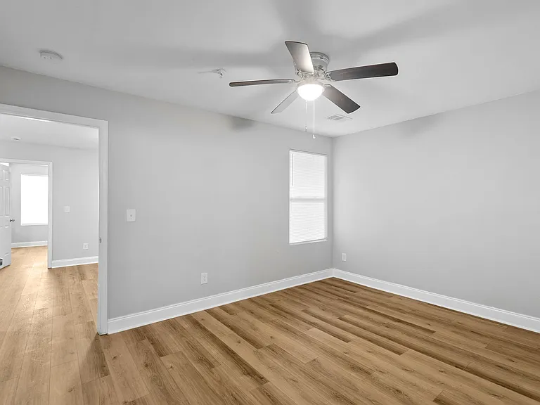 Crestview Apartments — Photo 19