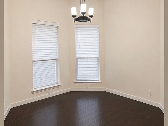 5th image of 1137 Robin Cir
