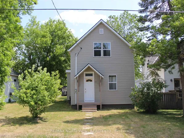 212 5th St, Rainy River, ON P0W 1L0