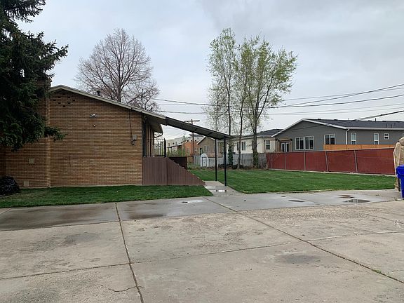 4th image of 381 E Baird Cir