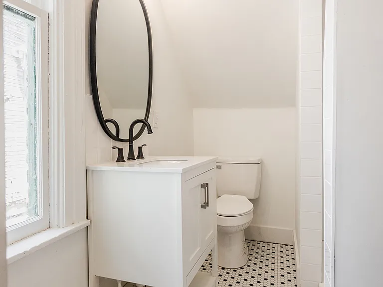 1421 Van Dyke St — Photo 13