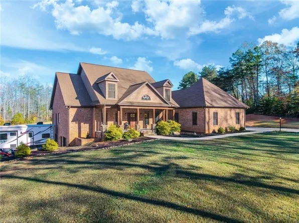 476 Ijames Church Rd, Mocksville, NC 27028