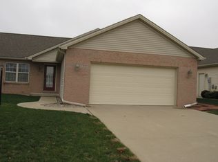 1320 Ridge Pointe Dr, Monticello, IL 61856